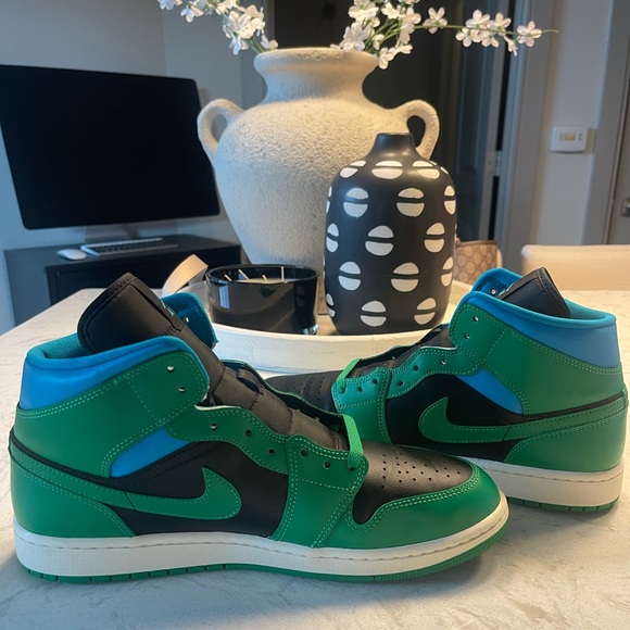 Air Jordan 1 Mid “Black Lucky Green Aqua” | Women’s 12 | Lightly Worn - Picture 1 of 9